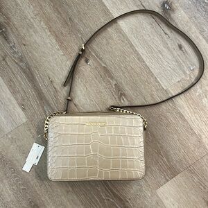 NWT MICHAEL MICHAEL KORS Jet Set E/ W Glimmer Croco Embossed Crossbody
Bag